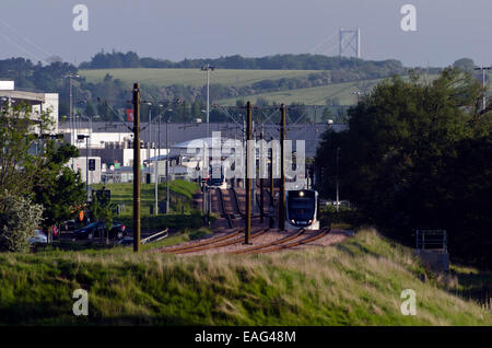 Eine Edinburgh Straßenbahn kommt aus Edinburgh Flughafen am Tag der Straßenbahnen rannte, Ingliston, Schottland. Stockfoto