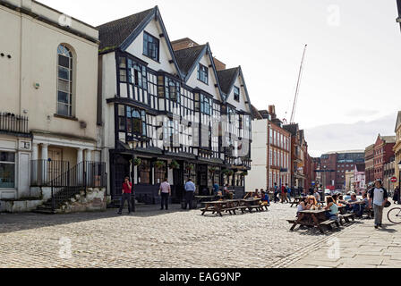 BRISTOL, Vereinigtes Königreich - Juni 3,2014: das siebzehnte Jahrhundert Llandoger Trow in Bristol, England. Es ist Admiral Benbow in T Stockfoto