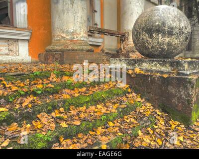 Ruinen der Militärbasis in RIga Stockfoto