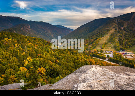 Frühherbst Blick vom kahlen Berge, im Franconia Notch State Park, New Hampshire. Stockfoto