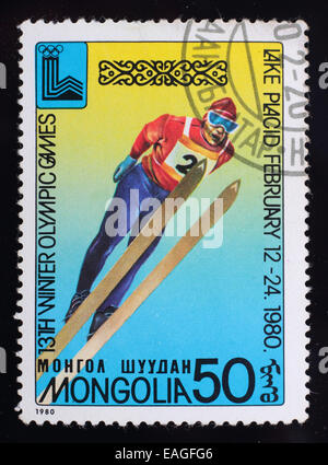 Mongolei - circa 1980: eine Briefmarke gedruckt im mongolischen zeigt Bild des 13. Olympischen Winterspiele Lake Placid 1980, Serie Stockfoto