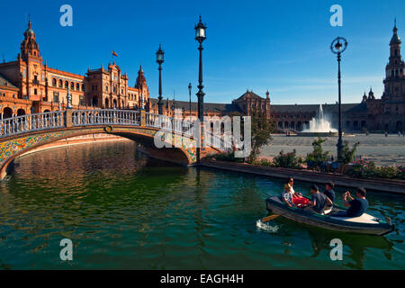 Die Plaza de España, Parque de Maria Luisa für die 1929 gebaut Exposición Ibero-Americana in Sevilla, Andalusien, Spanien Stockfoto