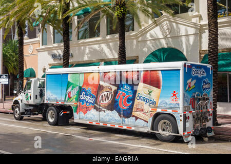 Miami Beach Florida, LKW-Sattelzugmaschine, Lieferung, Getränke, Snapple, RC, Cola, A&W, Sunkist, 7-up, FL141031006 Stockfoto