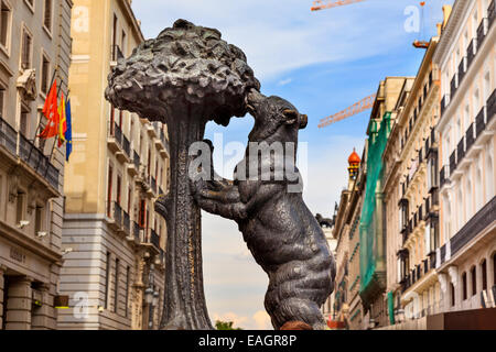 Bär und Mulberry Tree El Oso y El Madrono Statue Symbol von Madrid Puerta del Sol Tor der Sonne die meisten berühmten quadratischen Spanien Stockfoto