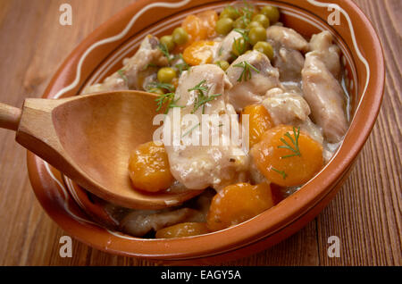 Kalb ist Frikassieren - Frikassee Huhn mit Gemüse Stockfoto