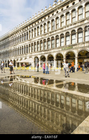 Teilweise überflutet Piazza San Marco, Venedig, Venetien, Italien Stockfoto