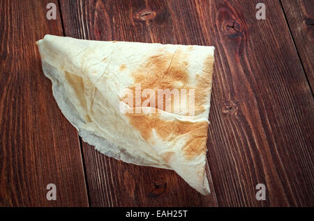 Markook - gemeinsame Fladenbrot in den Herkunftsländern der Levant.Yufka ist ein türkisches Brot. Es ist eine dünne, Runde und ungesäuertes flache bre Stockfoto