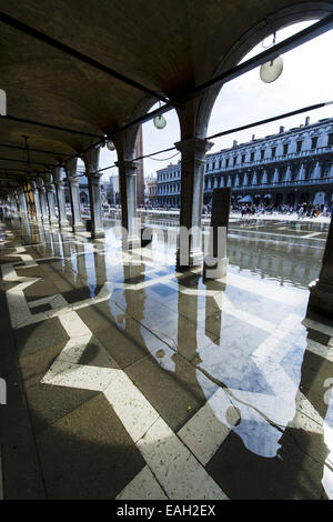 Teilweise überflutet Piazza San Marco, Venedig, Venetien, Italien Stockfoto