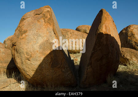 Felsformationen, Devils Marbles, in der Nähe von Tennant Creek, Northern Territory, Australien Stockfoto