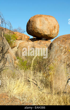 Felsformationen, Devils Marbles, in der Nähe von Tennant Creek, Northern Territory, Australien Stockfoto