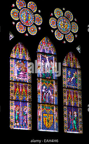 Glasfenster des Freiburger Münsters in Freiburg Im Breisgau City, Deutschland Stockfoto