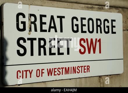 Verkehrsinformation Straßenschild in Great George Street, die in der City of Westminster in der Stadt London England GB UK 2014 ist Stockfoto