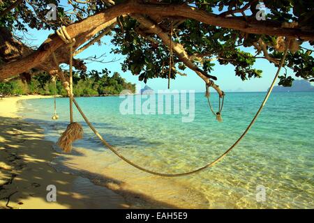 Seil schwingen auf Koh Kradan Island, Thailand Stockfoto