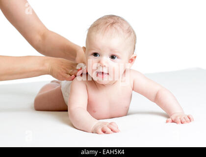 Mutter Baby geben Rückenmassage Stockfoto