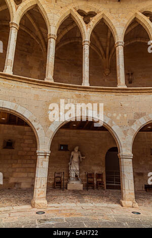 Das Schloss Bellver ist eine gotische Burg nahe der Stadt von Palma auf der Insel Mallorca, Spanien Stockfoto