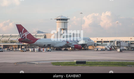 Virgin Atlantic 747 bei Heathrow Airportt Stockfoto