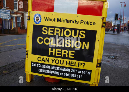 Schwere Kollision hier Straßenschild nach A Road Traffic Incident Foleshill Straße Coventry UK Stockfoto