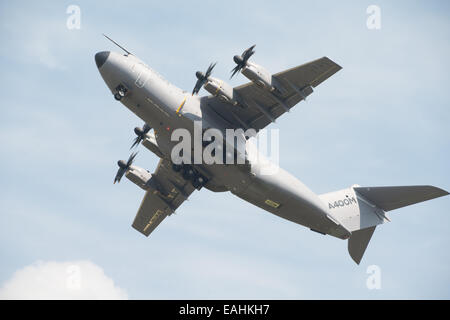 Fairford, UK - 12. Juli 2014: ein RAF-Airbus A400M transportieren Flugzeuge anzeigen bei der Royal International Air Tattoo. Stockfoto