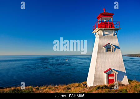 Boar es Head Ligthhouse auf Long Island, Bay Of Fundy, Digby Neck und Inseln Scenic Drive, Highway 217, Nova Scotia, Kanada. Stockfoto