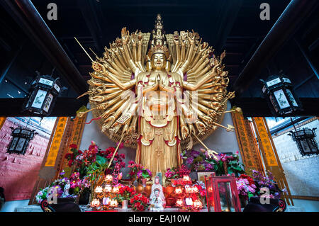 Statue der Guanyin tausend Hände an Lushan Tempel, Yuelu Mountain, Changsha Stockfoto