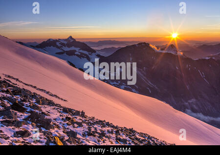 Die Aussicht vom höchsten Berg in Österreich, Großglockner, die größeren Glockner-Gruppe von der hohen Tauern-Bereich Stockfoto