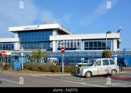 London City Flughafen Passagier Eingang auch Zugriff auf erweiterte Docklands Light Railway & station Silvertown Newham East London England Großbritannien Stockfoto