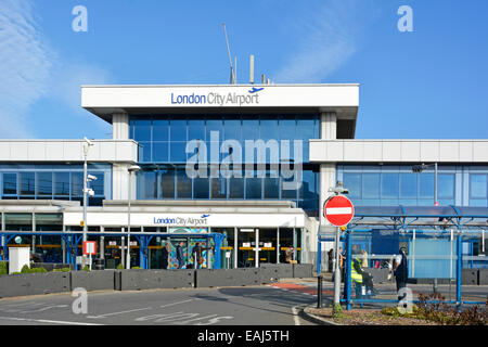 London City Flughafen Passagier Eingang auch Zugriff auf erweiterte Docklands Light Railway & station Silvertown Newham East London England Großbritannien Stockfoto