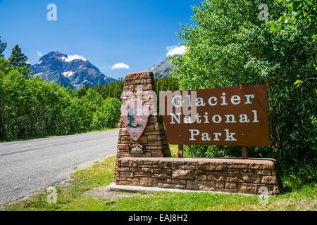 Ein Zeichen der Glacier-Nationalpark an der Two Medicine Eingang, Montana, USA. Stockfoto