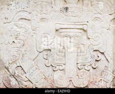 Fragment der Maya-symbolische Sonne auf dem Stein geschnitzt Stockfoto