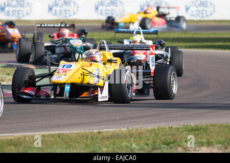 Imola, Italien - 11. Oktober 2014: Dallara F312 – Volkswagen Jagonya Ayam mit Carlin Team, angetrieben von Giovinazzi Antonio (Ita) in Aktion während der Fia Formel 3 European Championship - Rennen in Imola auf Enzo & Dino Ferrari Rennstrecke am 11. Oktober 2014 in Imola, Italien. (Foto von Mauro Dalla Pozza) Stockfoto