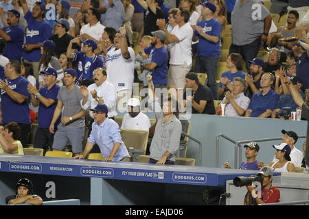 Dienstag, 13. Mai 2014; Jason Bateman hilft die Dodgers, ein Spiel zu gewinnen. Die Los Angeles Dodgers gegen die Miami Marlins durch das Endergebnis oder 7-1 im Dodger Stadium in Los Angeles, Kalifornien.  Mit: Jason Bateman Where: Los Angeles, California, Vereinigte Staaten von Amerika Wh Stockfoto