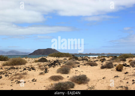 Insel Lobos geschützt Naturschutzgebiet Parque Natural Las Dunas de Corralejo-Blick von La Playa del Burro Strand Corralejo Stockfoto