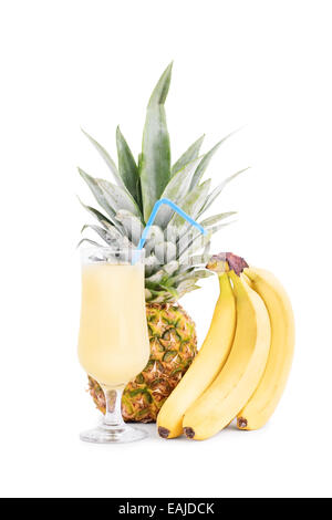 Bananen, Ananas und ein Glas Saft Stockfoto