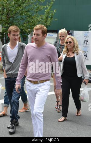 Die Chrisley Familie der Bravo Reality-Show Chrisley weiß Best New York mit Einkaufen: Todd Chrisley, Julie Chrisley, Savannah Chrisley, Chase Chrisley wo: Manhattan, New York, USA bei: 14. Mai 2014 Stockfoto