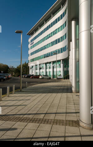 Rückseite des Radisson Blu Hotel, Chicago Avenue, Manchester Flughafen.  Manchester, England, Vereinigtes Königreich. Stockfoto