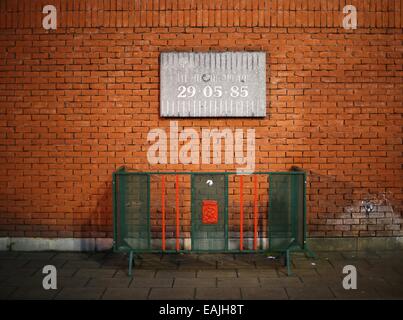 Brüssel, Belgien. 16. November 2014. Eine kleine Tafel an der Wand die Heysel-Katastrophe 1985 gedenken. - European Qualifier - Belgien Vs Wales - Heysel-Stadion - Brüssel - Belgien 16. November 2014 - Bild David Klein/Sportimage. Bildnachweis: Csm/Alamy Live-Nachrichten Stockfoto