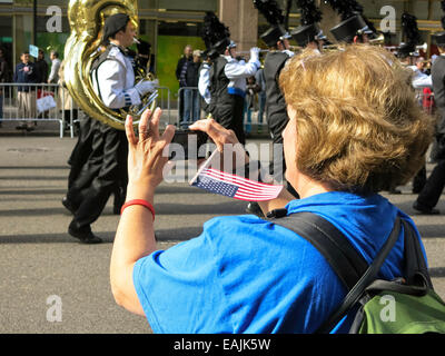 Veterans Day Parade auf der Fifth Avenue, New York, USA Stockfoto