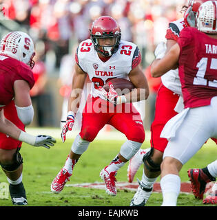 Doppelte Überstunden. 15. November 2014. Utah Utes Runningback Devontae Booker (23) in Aktion während der NCAA Football-Spiel zwischen der Stanford Cardinal und die Utah Utes im Stanford Stadium in Palo Alto, CA. Stanford unterlag Doppel Überstunden Utah 20-17. Damon Tarver/Cal Sport Media/Alamy Live-Nachrichten Stockfoto