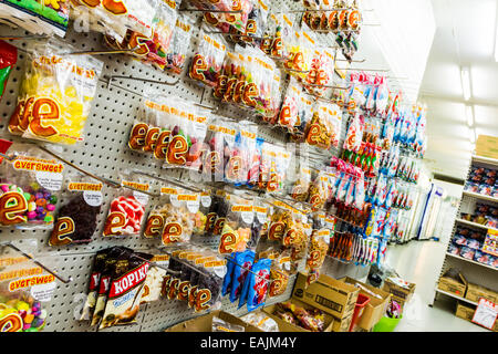 Süßigkeiten Sie auf dem Display im shop Stockfoto