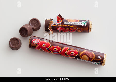 Rohre von Rolo Candy, eine Konditorei, produziert von Nestlé, außer in den USA, wo es unter Lizenz von the Hershey Company hergestellt wird. Stockfoto