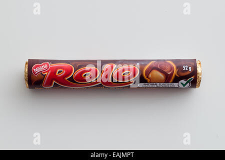 Rohre von Rolo Candy, eine Konditorei, produziert von Nestlé, außer in den USA, wo es unter Lizenz von the Hershey Company hergestellt wird. Stockfoto