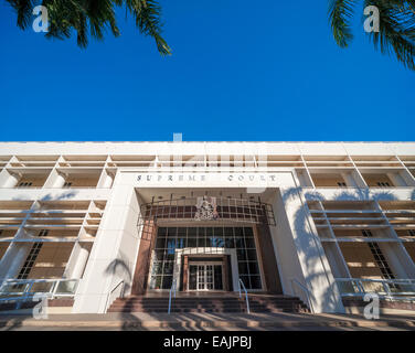 Supreme Court of Northern Territory Gebäude in Darwin, Zustand Platz. NT Australien. Fassade; Haupteingang mit Schild. Stockfoto