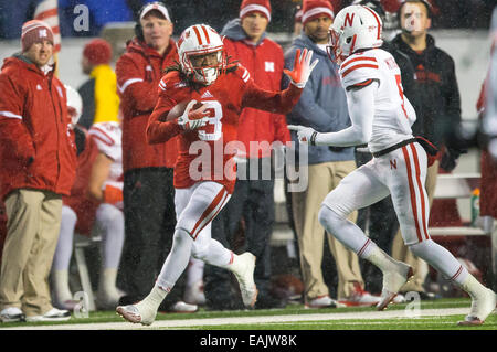 15. November 2014: Wisconsin Badgers Wide Receiver Kenzel Doe #3 während der NCAA Football-Spiel zwischen die Nebraska Cornhuskers und die Wisconsin Badgers im Camp Randall Stadium in Madison, Wisconsin. Wisconsin besiegte Nebraska 59-24. John Fisher/CSM Stockfoto