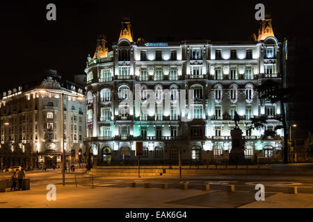 Plus Ultra Bank mit Glockenspiel, Madrid Stockfoto