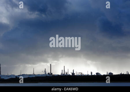 Fawley Oil Refinery, Southampton Water, Hampshire, England, Großbritannien, GB Stockfoto