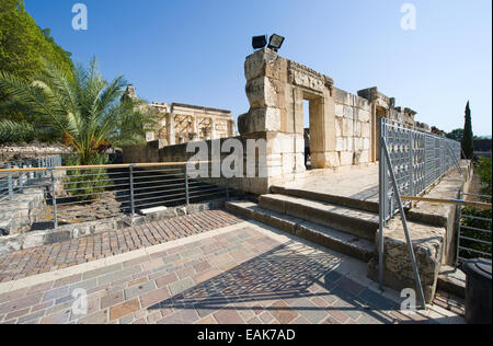 Die Ruinen der Synagoge in der kleinen Stadt an der Küste des Sees von Galiläa Capernaum.  Nach der Bibel ist dies die Stockfoto