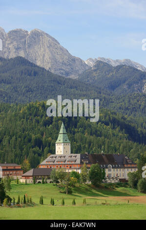 Schloss Elmau Luxury Spa vor dem Wettersteingebirge, Klais, Werdenfelser Land, Upper Bavaria, Bavaria, Germany Stockfoto