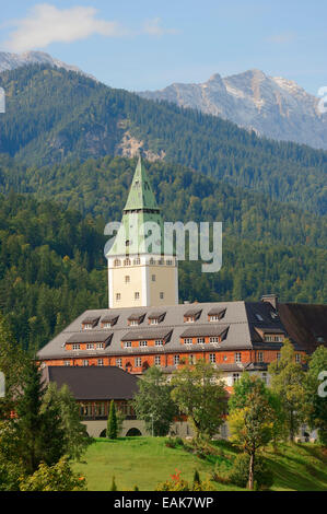 Schloss Elmau Luxury Spa vor dem Wettersteingebirge, Klais, Werdenfelser Land, Upper Bavaria, Bavaria, Germany Stockfoto