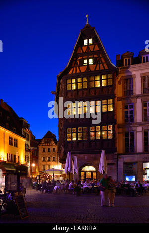 Das Maison Kammerzell, das älteste Gebäude der Stadt, in der Abenddämmerung, Straßburg, Département Bas-Rhin, Elsass, Frankreich Stockfoto