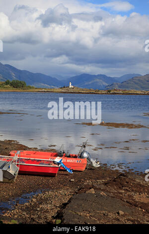 Blick in Richtung des Leuchtturms auf Insel Ornsay von in der Nähe von Armadale, Isle Of Skye Stockfoto